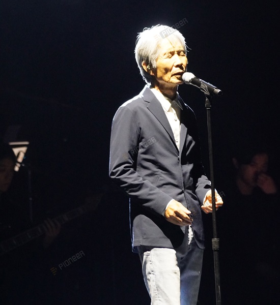 가수 최백호가 데뷔 50주년을 맞아 전국투어 콘서트 '낭만의 50년, 시간의 흔적을 노래하다'를 개최한다. 첫 공연은 새해 1월24일 오후 6시 서울 세종문화회관 대극장에서 열린다. /파이오니아