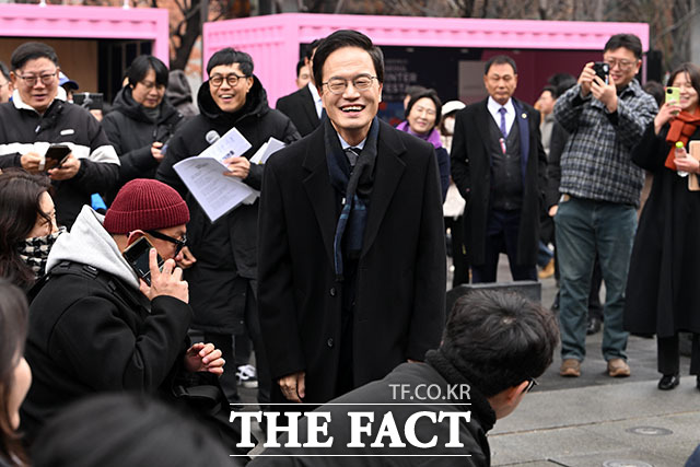 '서울의 중심 광화문광장에서 서울시장을 외치다' 서울시장 출마선언한 박주민 의원.