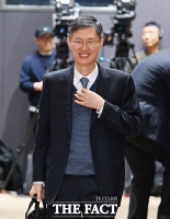  밝은 표정으로 공청회 참석하는 문형배 전 헌재소장 [포토]