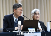  '사법제도 개편 공청회' 참석한 문형배 전 헌법재판소장 [TF사진관]