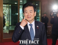  통일교 지원설에 난감한 표정 짓는 정동영 통일부 장관 [포토]