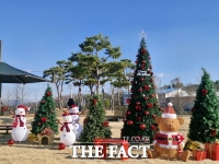  금산군 금성면 이슬공원, 크리스마스 트리·조형물 설치