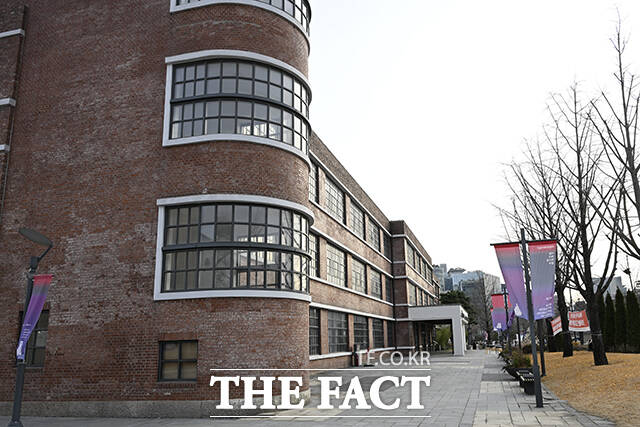 구 국군기무사령부 건물. 1928년 개원한 경성의학전문학교 부속의원의 외래진찰소 건물로 1932년 일부 준공 후 1933년 증축을 통해 완성됐다. /문화재청