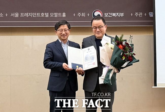 시흥시가 장애인 지역사회 자립지원 시범사업 유공으로 보건복지부 장관 표창을 수상했다. /시흥시