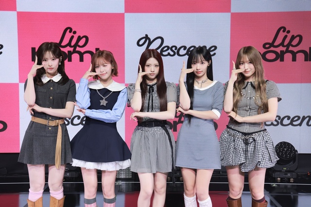 그룹 리센느가 11월 25일 서울 영등포 명화라이브홀에서 진행한 세 번째 미니 앨범 'lip bomb' 쇼케이스를 끝으로 12일 현재까지 국내에서는 시상식과 콘서트를 제외한 K팝 관련 공식 미디어 행사가 열리지 않고 있다./더뮤즈엔터테인먼트