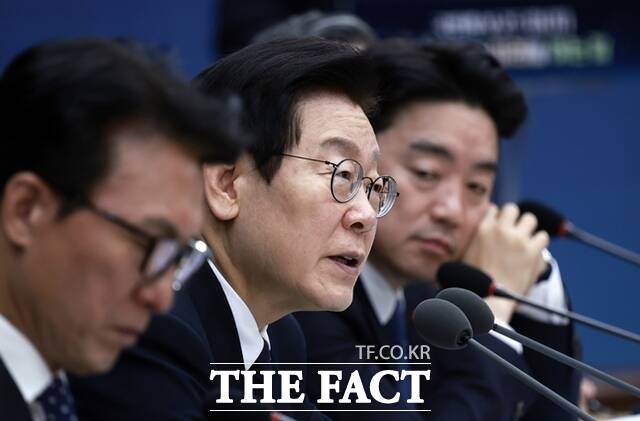 이재명 대통령은 수도권 집값을 잡기 위한 방안으로 연일 지역균형발전을 강조하고 있다. 부동산 업계에 따르면 현재 지방은 미분양 문제로 골머리를 앓고 있다. /뉴시스