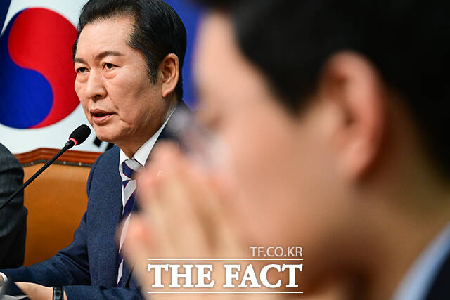 모두발언하는 정청래 대표.