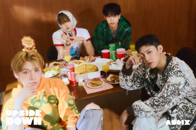 그룹 AB6IX가 8월 발매한 'STUPID'가 멜론과 유튜브 뮤직 차트에 이름을 올리며 역주행하고 있다./브랜뉴뮤직