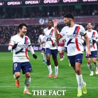  '황금왼발' 이강인, 풀타임 시즌 3호 도움...PSG 3-2 勝 '견인'