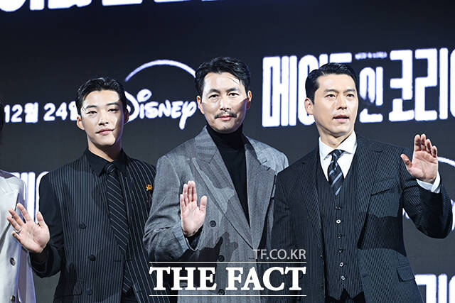 배우 박용우와 노재원, 강길우, 정성일, 원지안, 서은수, 우도환, 정우성, 현빈(왼쪽부터)이 15일 오전 서울 강남구 그랜드 인터컨티넨탈 서울 파르나스에서 열린 디즈니+ 새 오리지널 시리즈 ‘메이드 인 코리아’ 제작발표회에 참석해 포즈를 취하고 있다. /서예원 기자