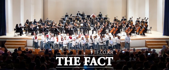 의왕시 송년음악회 맺음 그리고 시작 진행 모습. /의왕시