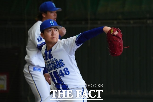 롯데 자이언츠 고야마 마사야는 일본 프로야구 1군에서 1000이닝 이상 던진 베테랑이다. 롯데는 고야마를 선발 후보로 점찍어 놓고 있다. /롯데 자이언츠