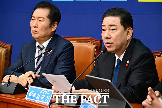 김병기 더불어민주당 원내대표가 지난 12일 국회에서 열린 최고위원회의에서 발언하는 모습. /남윤호 기자