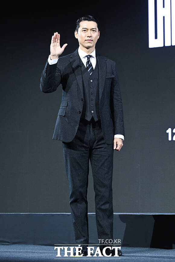 배우 박용우와 노재원, 강길우, 정성일, 원지안, 서은수, 우도환, 정우성, 현빈(왼쪽부터)이 15일 오전 서울 강남구 그랜드 인터컨티넨탈 서울 파르나스에서 열린 디즈니+ 새 오리지널 시리즈 ‘메이드 인 코리아’ 제작발표회에 참석해 포즈를 취하고 있다. /서예원 기자