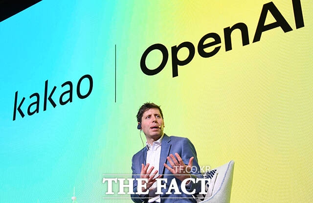 샘 올트먼 오픈AI CEO는 사내에 '코드 레드'를 발령하고 역량을 집중해 신규 모델 'GPT-5.2' 출시를 당초 예정보다 앞당기는 등 구글 제미나이의 추격에 민감하게 반응하고 있다. /서예원 기자