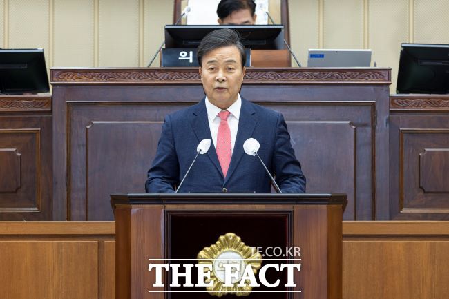 김성제 의왕시장이 시정연설을 하고 있다. /의왕시