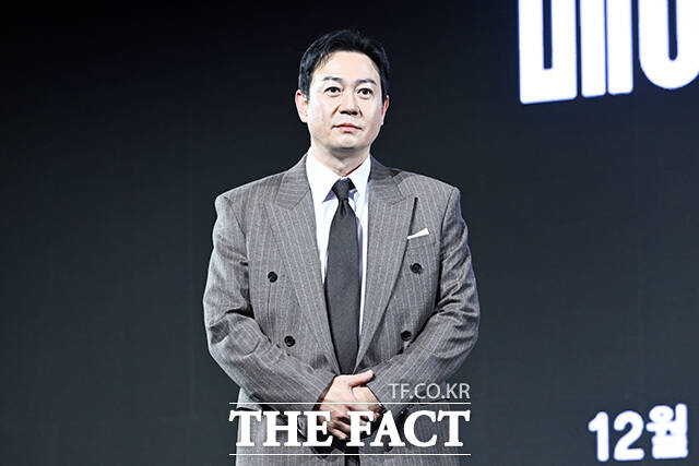 배우 박용우와 노재원, 강길우, 정성일, 원지안, 서은수, 우도환, 정우성, 현빈(왼쪽부터)이 15일 오전 서울 강남구 그랜드 인터컨티넨탈 서울 파르나스에서 열린 디즈니+ 새 오리지널 시리즈 ‘메이드 인 코리아’ 제작발표회에 참석해 포즈를 취하고 있다. /서예원 기자