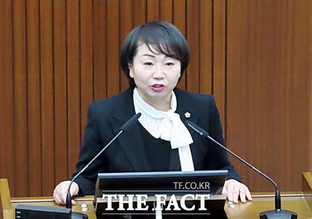 홍나영 세종시의회 의원이 15일 제102회 정례회 제4차 본회의에서 5분 자유발언을 하고 있다. /김형중 기자