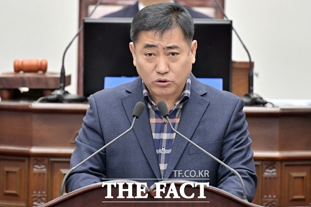 이범수 공주시의회 의원이 15일 열린 공주시의회 제2차 정례회 제4차 본회의에서 5분 자유발언을 하고 있다. /공주시의회