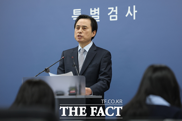 조은석 특별검사가 15일 서울 서초구 서울고검 기자실에서 12·3 비상계엄 사태 관련 내란·외환 사건 최종 수사 결과를 발표하고 있다. /이새롬 기자
