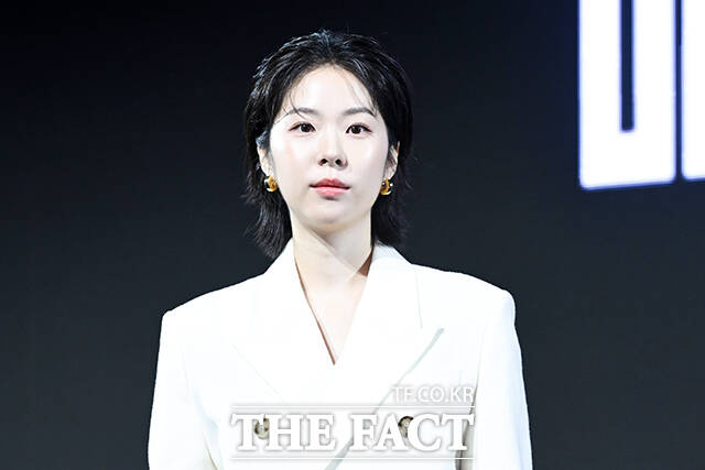 배우 박용우와 노재원, 강길우, 정성일, 원지안, 서은수, 우도환, 정우성, 현빈(왼쪽부터)이 15일 오전 서울 강남구 그랜드 인터컨티넨탈 서울 파르나스에서 열린 디즈니+ 새 오리지널 시리즈 ‘메이드 인 코리아’ 제작발표회에 참석해 포즈를 취하고 있다. /서예원 기자