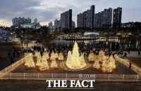  아이에스동서, 경산 중산지 펜타힐즈W 부지서 '크리스마스 트리 점등식'