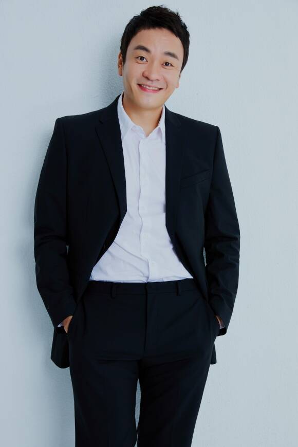 배우 이성욱이 SBS 새 드라마 '닥터X: 하얀 마피아의 시대'에 출연해 배우 김지원 이정은 손현주 등과 호흡을 맞춘다. /사람엔터테인먼트