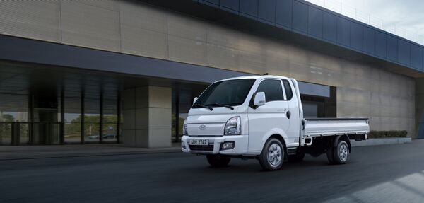 소형 트럭 포터의 연식 변경 모델인 '2026 포터 II'(LPG/일렉트릭 모델)가 16일 출시된다. /현대차