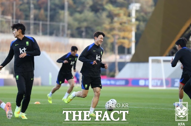 대한축구협회가 대한민국 축구종합센터의 공식 명칭을 ‘코리아풋볼파크(KOREA FOOTBALL PARK)’로 확정하고 BI(Brand Identity)와 함께 발표했다.사진은 한국축구대표팀 훈련 장면./KFA