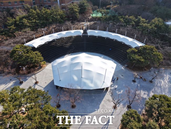 새 단장한 은행동 비둘기공원 야외무대 전경 /시흥시