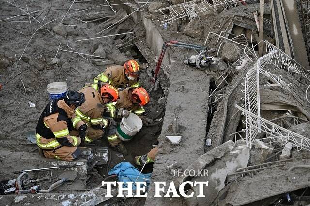 국토교통부가 지난 11일 광주대표도서관 신축공사 현장에서 발생한 붕괴사고 사고원인을 규명하기 위해 사조위를 구성한다. /뉴시스