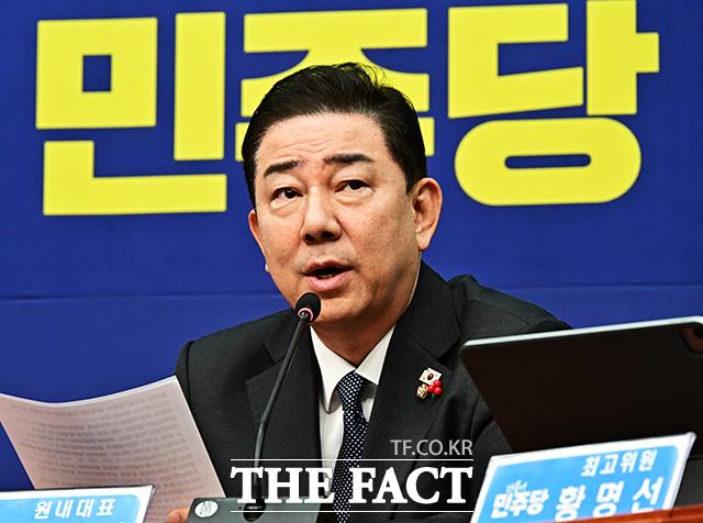 김병기 더불어민주당 원내대표가 15일 오전 서울 여의도 국회에서 열린 최고위원회의에 참석해 모두발언을 하고 있다. /국회=배정한 기자