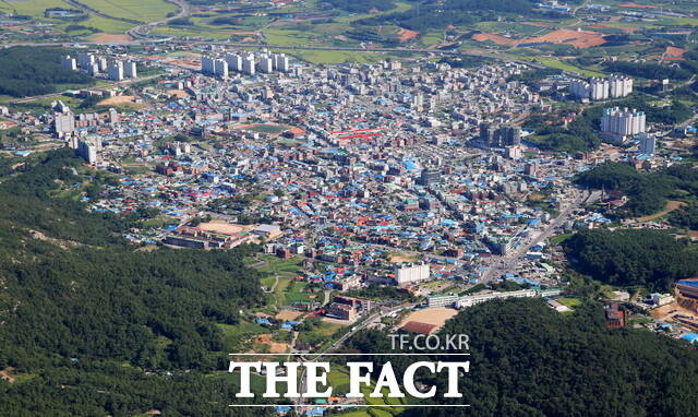 태안읍 시내 전경. /태안군