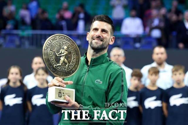 지난 달 아테네에서 열린 헬레닉챔피언십에서 우승, 자신의 101번째 단식 우승을 기록한 노박 조코비치. 38살의 나이에도 여전히 세계 톱3의 기량을 과시 중이다./AP.뉴시스