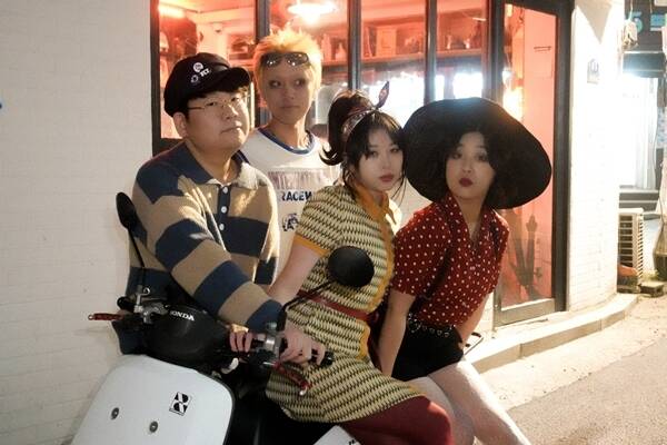 밴드 리뎀션즈가 치어펑크 장르 신곡 'Hiding in the corner again'을 17일 오후 6시 발매한다./루비레코드