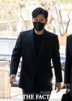  검은 마스크 쓰고 법원 출석하는 양현석 [포토]