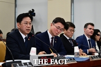  쿠팡 청문회 출석한 배경훈 부총리 [포토]