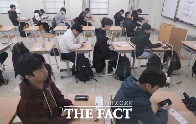 행정예고가 이뤄지면 국가교육위원회는 20일 간 관계기관 의견 수렴 기간을 거친 뒤 변경안을 심의·의결해 최종 고시할 예정이다. 사진은 서울의 한 고등학교. /사진공동취재단