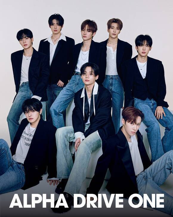 그룹 알파드라이브원이 2026년 1월 12일 데뷔쇼를 개최한다. /웨이크원
