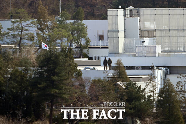 헌법재판소 재판관 전원 만장일치로 윤석열 전 대통령이 파면된 지난 4월4일 서울 용산구 한남동 윤 전 대통령 관저. /이새롬 기자