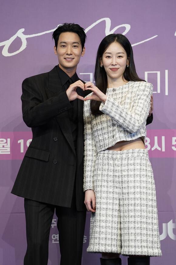 배우 장률(왼쪽)과 서현진이 러브 미에서 30대의 현실 로맨스를 선보인다. /JTBC