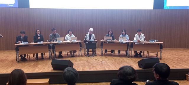 18일 ‘더 나은 의료시스템을 함께 만들어가는 의료소비자-공급자 공동행동(의료공동행동)’이 서울대 의과대학 의학도서관에서 진행한 ‘이재명 정부에 바란다’ 심포지움에서 초고령 사회에 대응하기 위해 이재명 정부가 국정과제로 삼은 지역사회 주치의제와 통합돌봄이 현장에서 안착하기 위해서는 의사, 간호사, 약사, 재활치료사, 사회복지사 등 다학제 팀 네트워크와 병원과 지역사회 연결 등이 중요하다는 의견이 제기됐다. /사진=이준영 기자