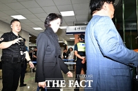  경찰, 통일교 한학자 전 비서실장 조사…전재수는 내일 출석