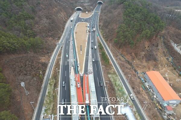 둔곡교차로 BRT 중앙정류장. /대전시