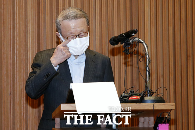 검찰이 특정경제범죄 가중처벌법상 횡령·배임 등 혐의로 기소된 홍원식 전 남양유업 회장에게 중형을 구형했다./더팩트 DB