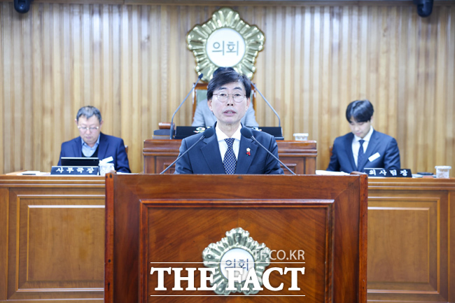 영주시의회 전규호 의원이 5분자유발언을 통해 먹거리축제를 제안하고 있다. /영주시의회