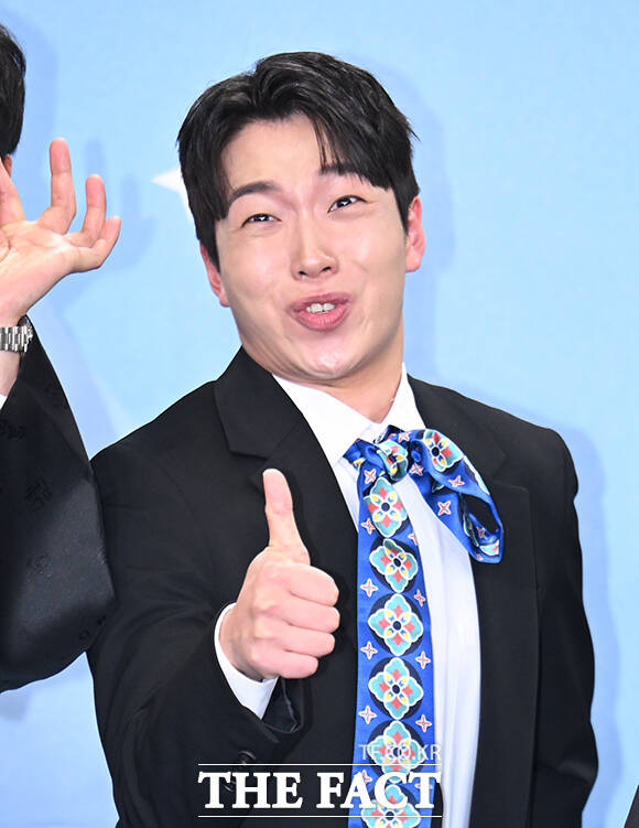 개그콘서트 34기 신인 개그맨들이 20일 오후 서울 영등포구 여의도 KBS 신관에서 열린 'KBS 연예대상' 포토월에 참석해 포즈를 취하고 있다. /박헌우 기자