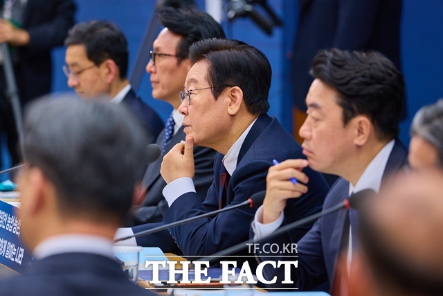 이재명 대통령은 19일 통일부 업무보고에서 노동신문을 비롯한 북한 매체 열람 제한을 지적했다. /대통령실