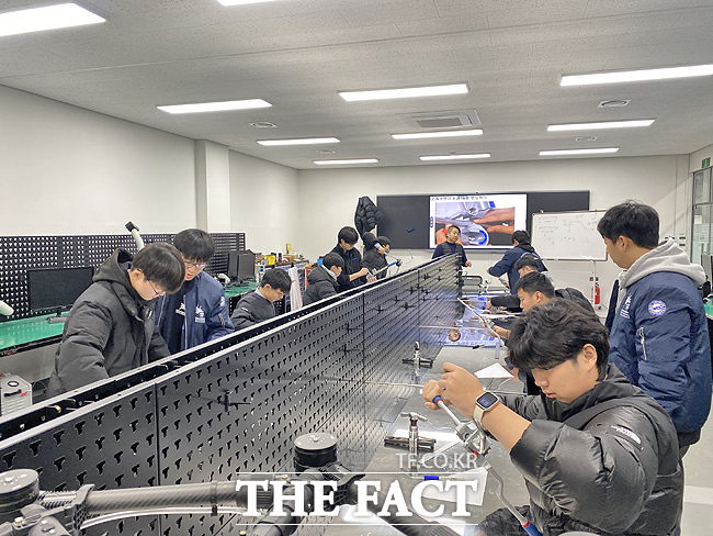 경북전문대가 영주중 학생 대상 진로체험DAY를 진행하고 있다. /경북전문대