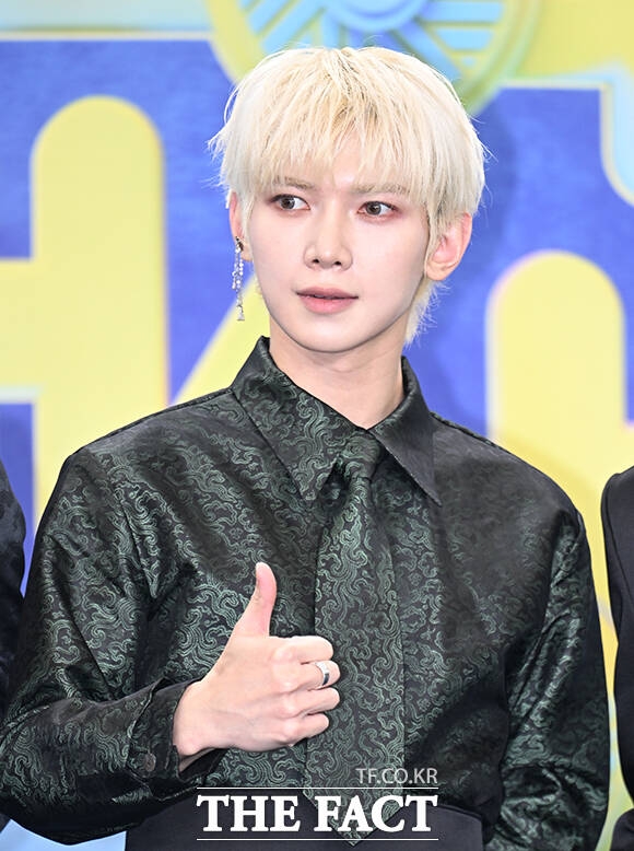 그룹 에이티즈가 20일 오후 서울 영등포구 여의도 KBS 신관에서 열린 'KBS 연예대상' 포토월에 참석해 포즈를 취하고 있다. /박헌우 기자